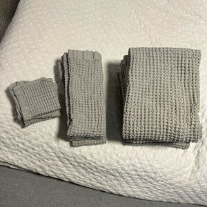 Gray Waffle Weave Bath Towel Set